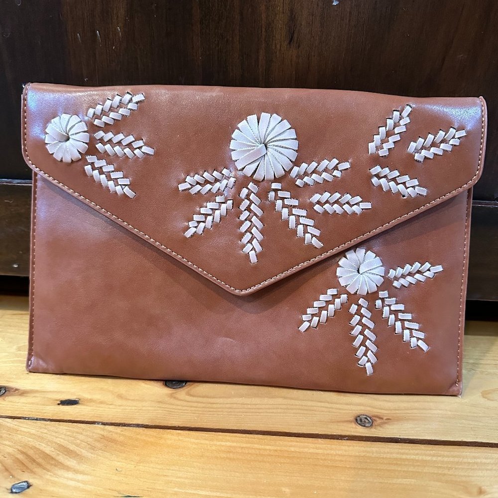 Women's Vacation Clutch/Crossbody Purse, Brown.